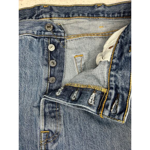 Distressed Levi’s 501 Button Fly Blue Denim Jeans Medium Wash 40x32 - Picture 2 of 8